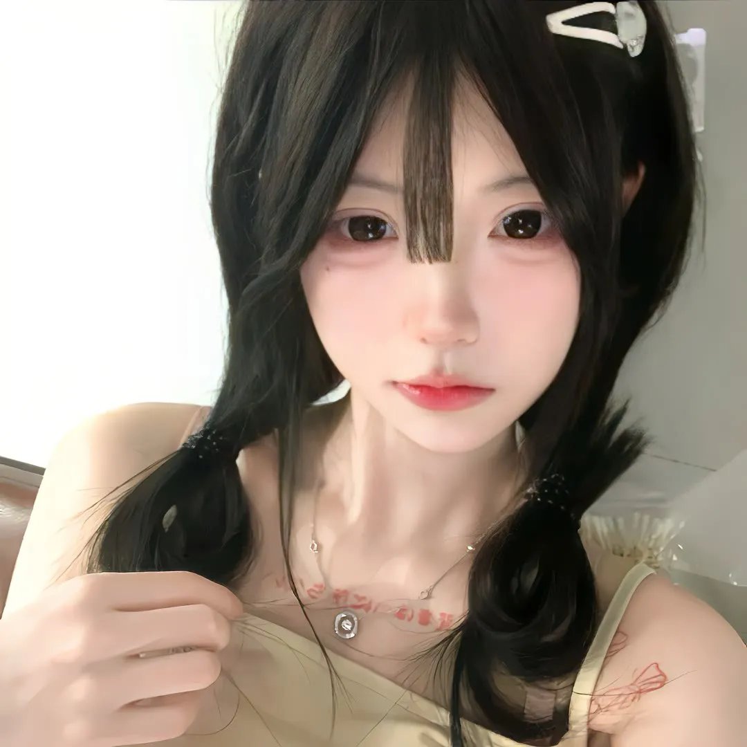 两个四月 在线观看封面